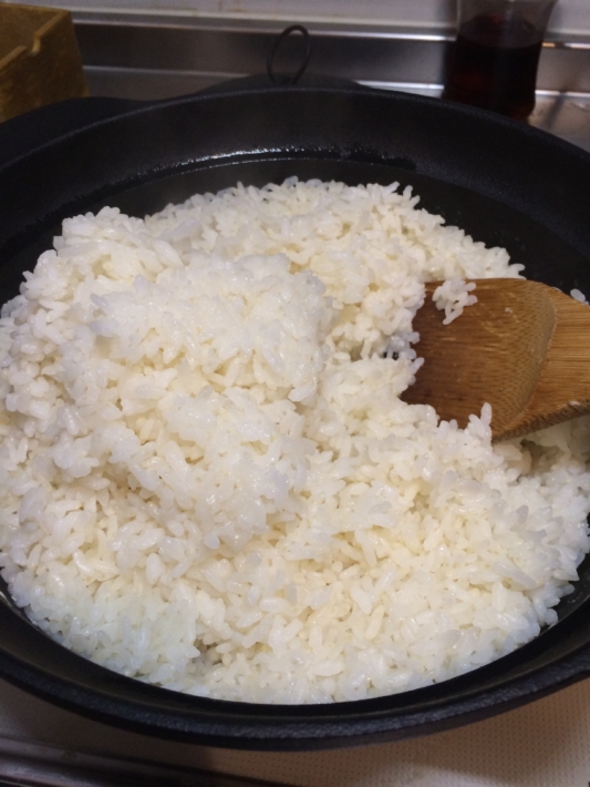 炊きたてあつあつご飯