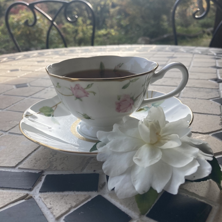 お茶と山茶花